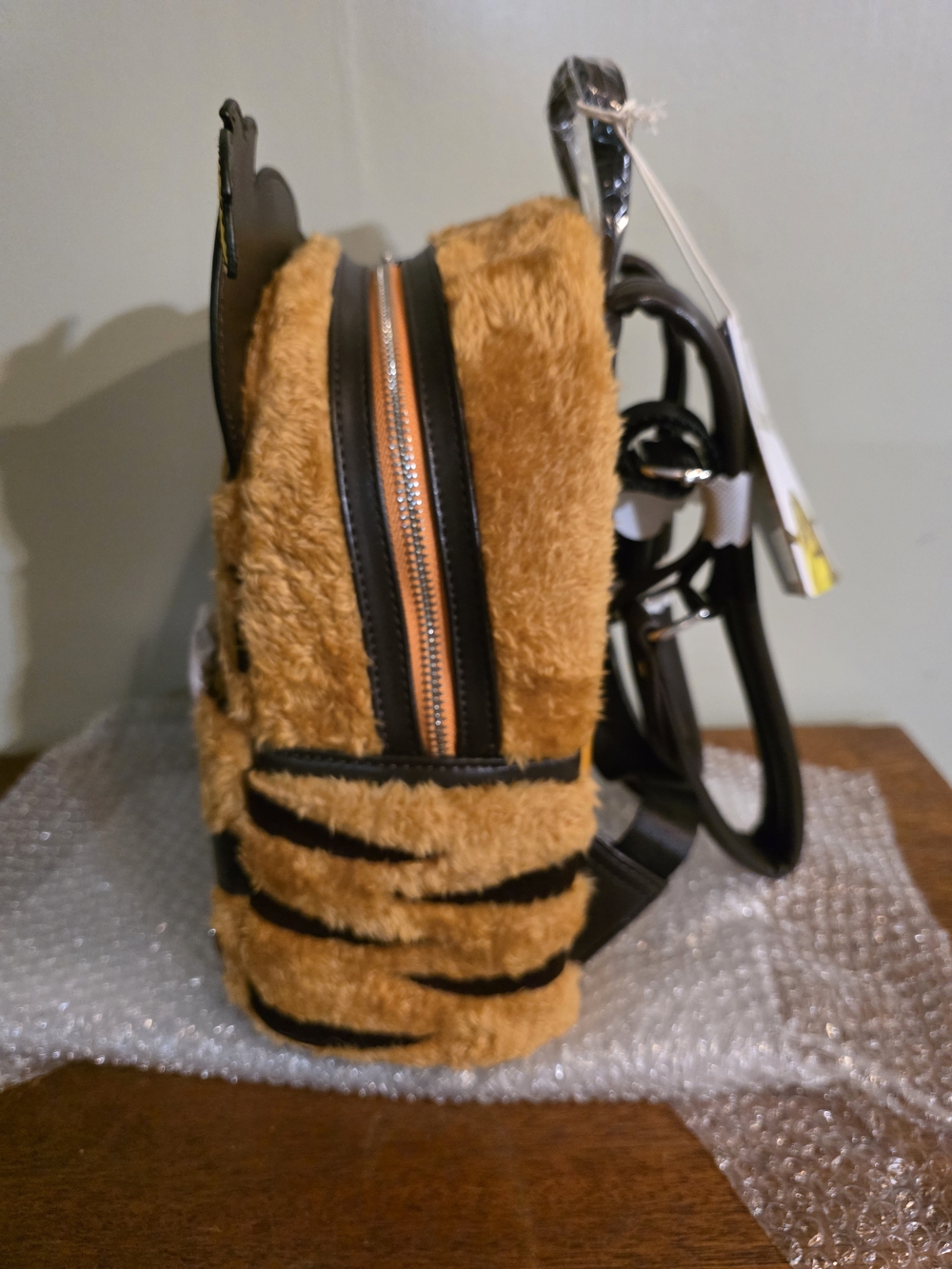 Loungefly Puss in Boots Plush Cat Mini Backpack - Brown - Picture 2 of 8
